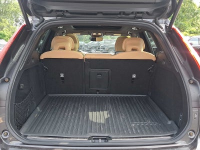 2023 Volvo XC60 Ultimate Dark Theme