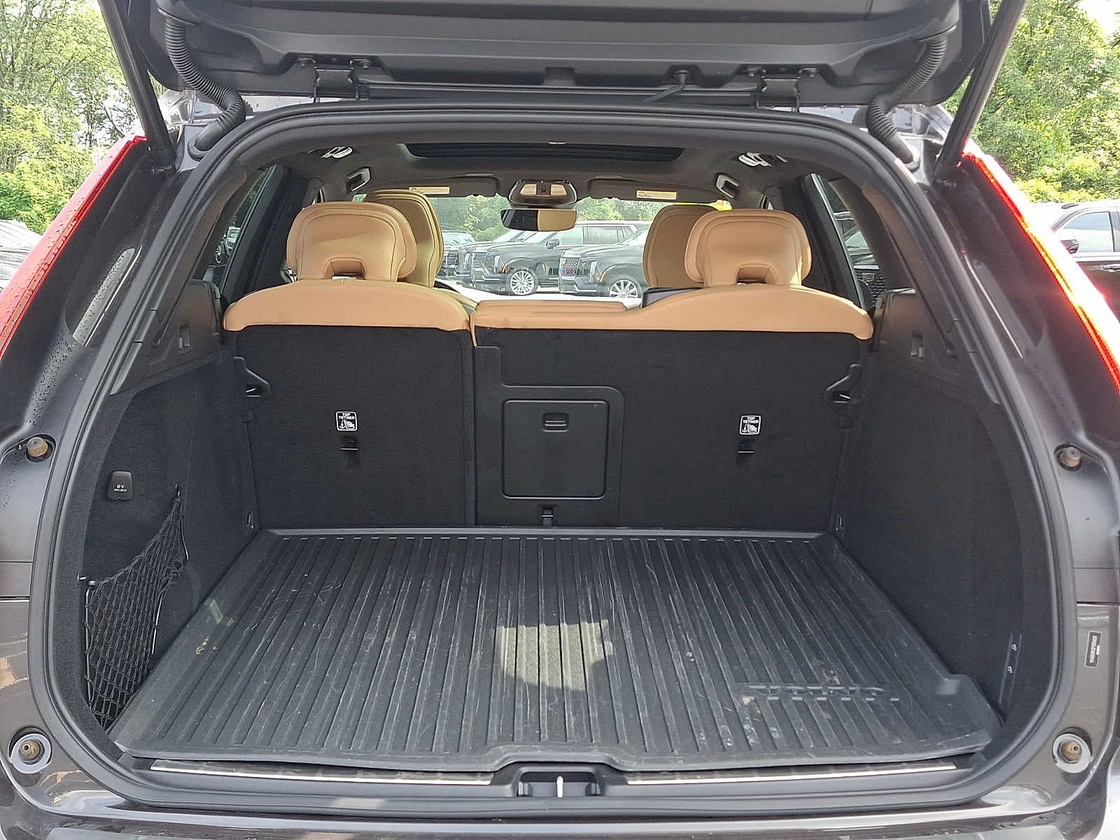 2023 Volvo XC60 Ultimate Dark Theme