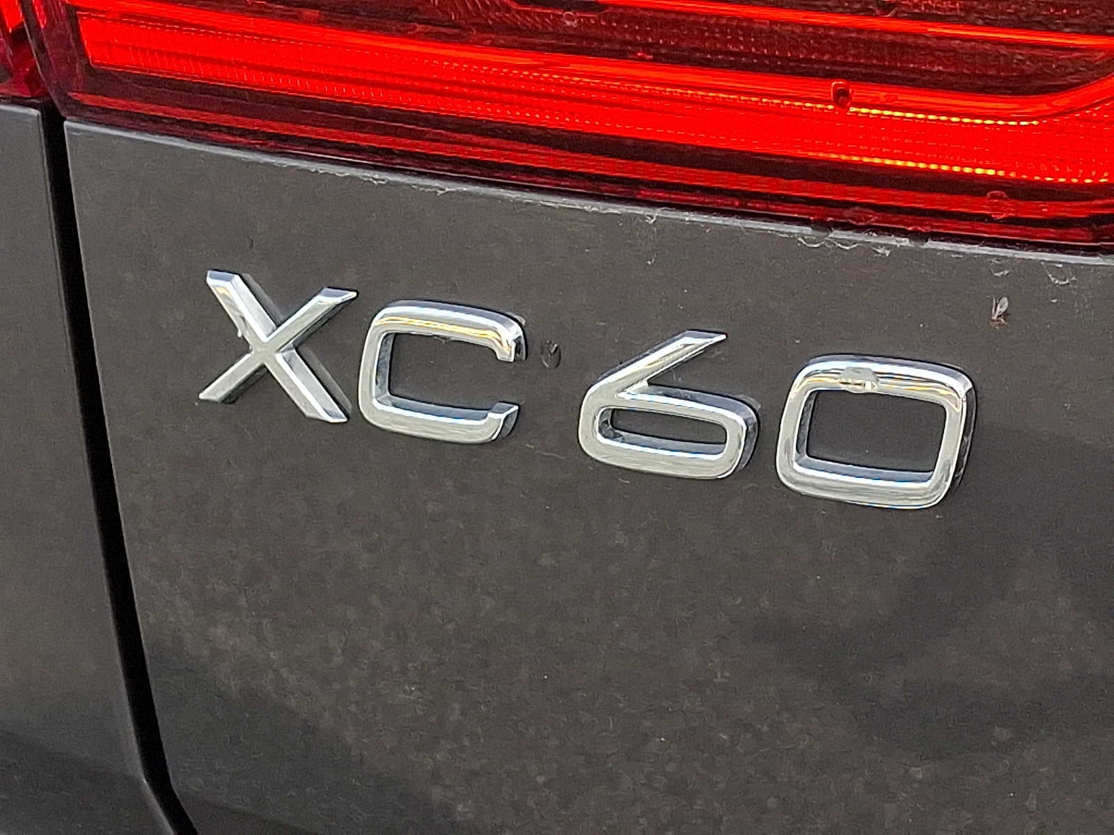2023 Volvo XC60 Ultimate Dark Theme