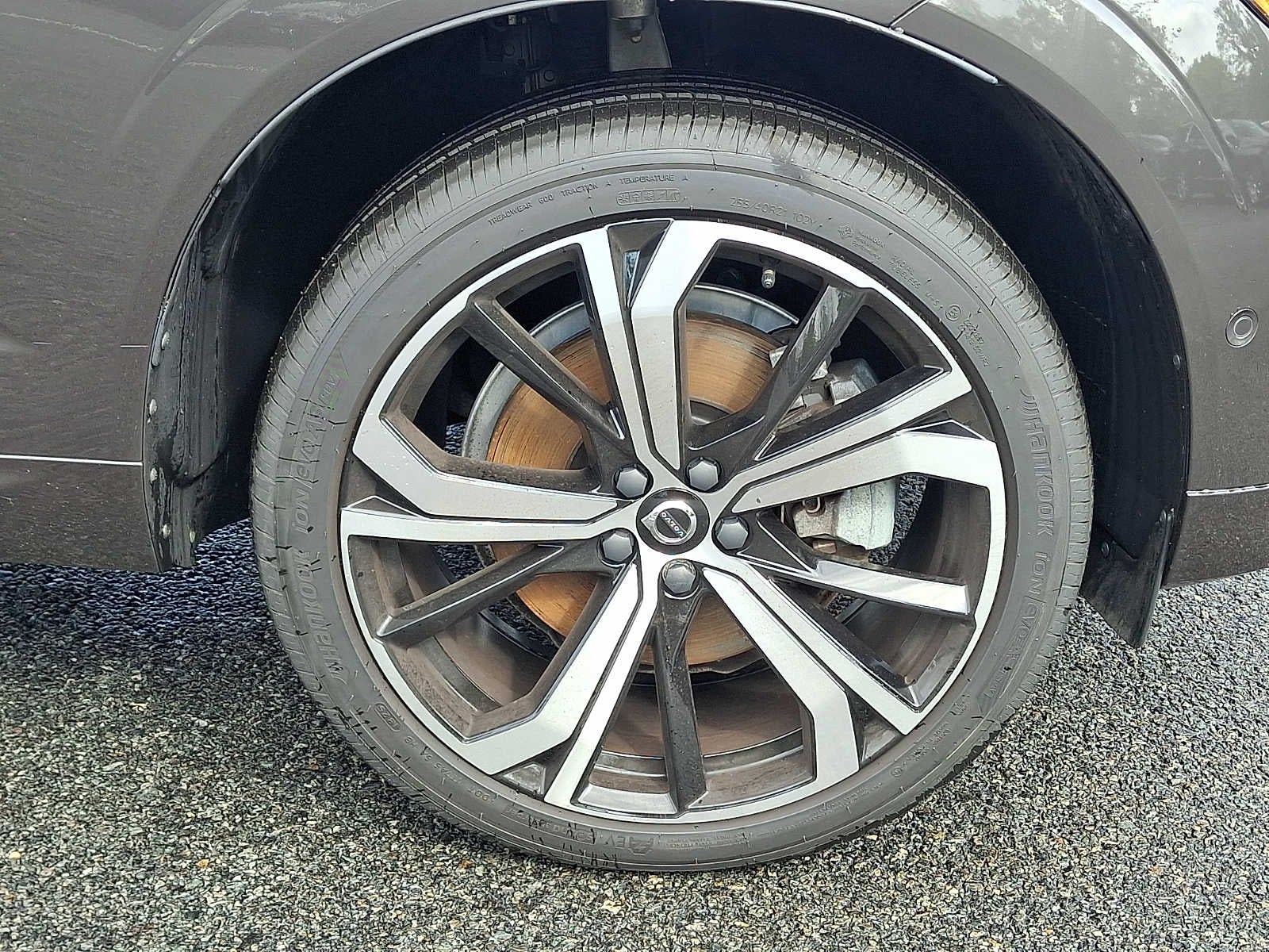 2023 Volvo XC60 Ultimate Dark Theme