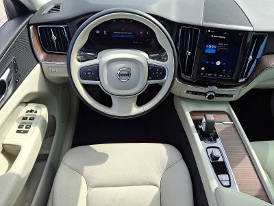 2022 Volvo XC60 Momentum