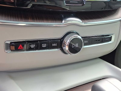 2022 Volvo XC60 Momentum