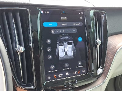 2022 Volvo XC60 Momentum