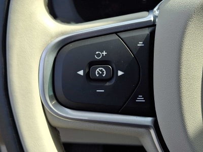 2022 Volvo XC60 Momentum