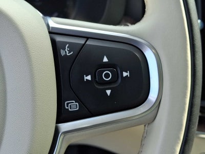 2022 Volvo XC60 Momentum