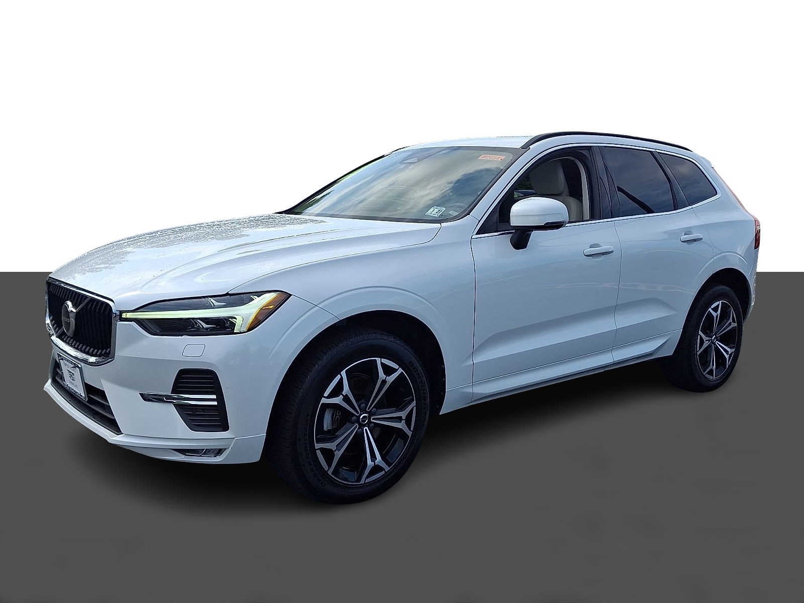 2022 Volvo XC60 Momentum