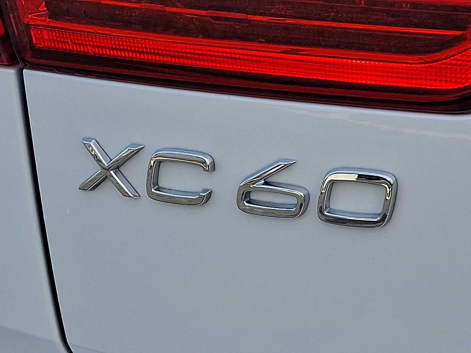 2022 Volvo XC60 Momentum